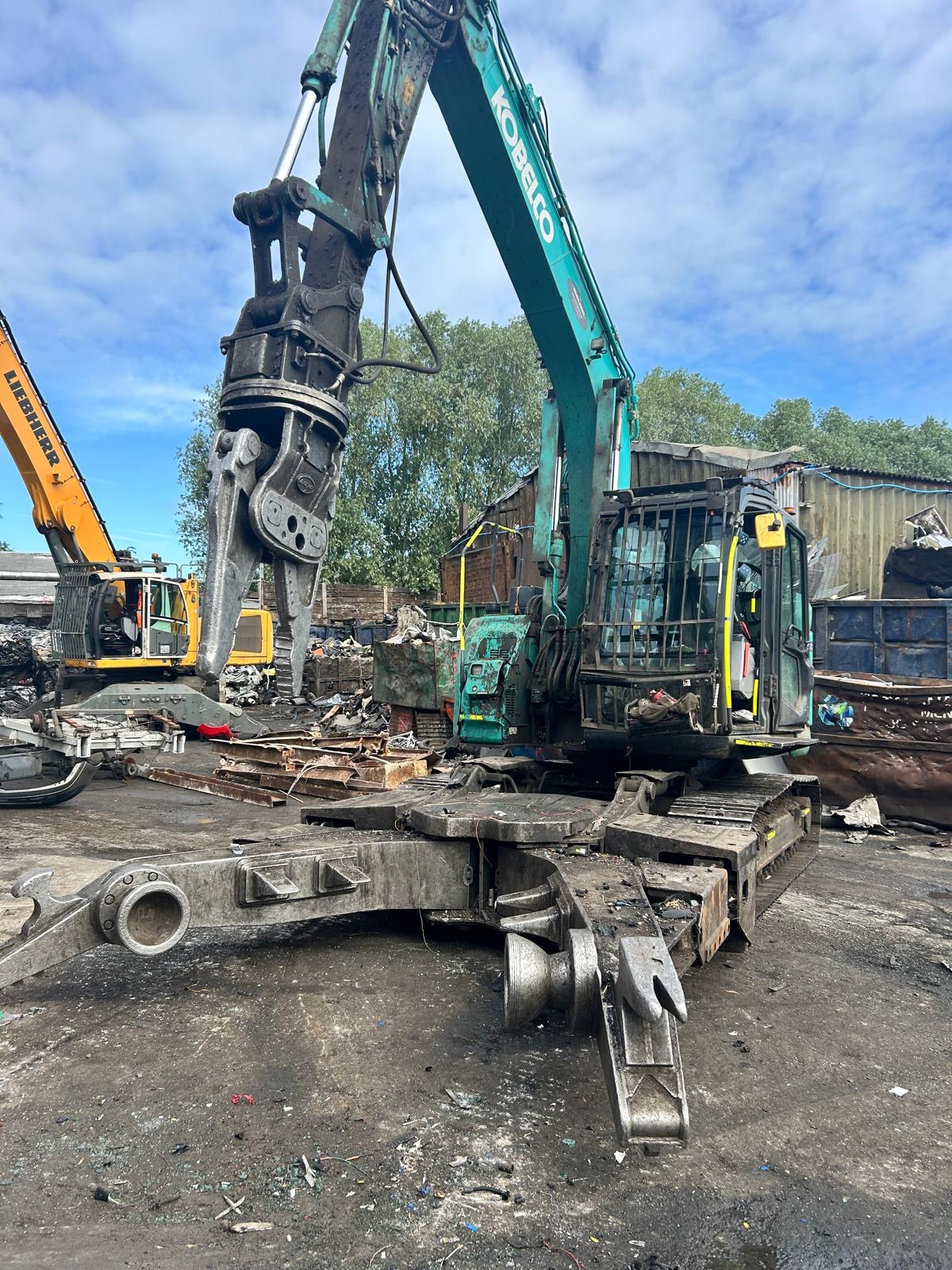 Kobelco SK140SRD-7 Car Dismantler c/w powerhand