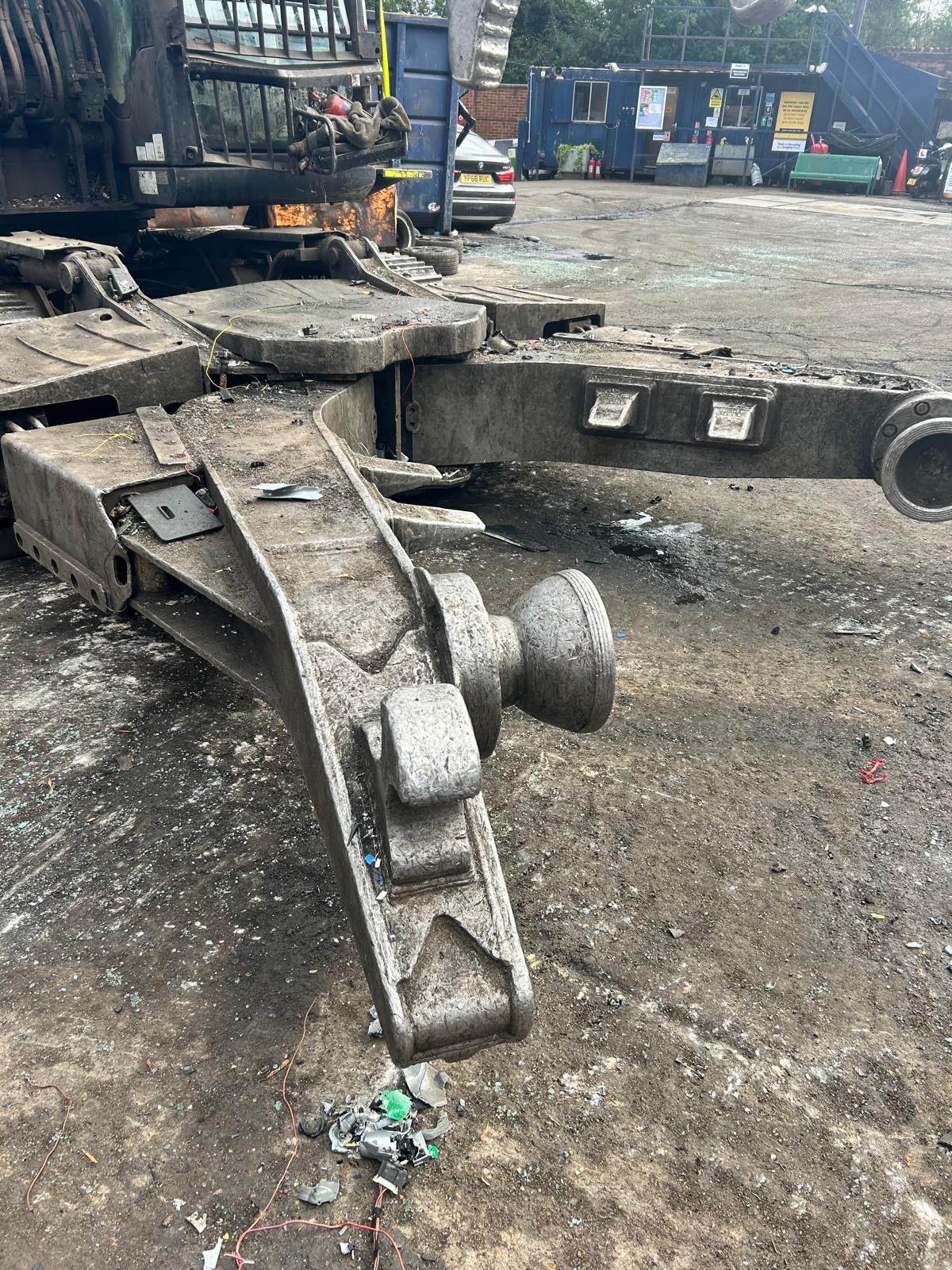 Kobelco SK140SRD-7 Car Dismantler c/w powerhand