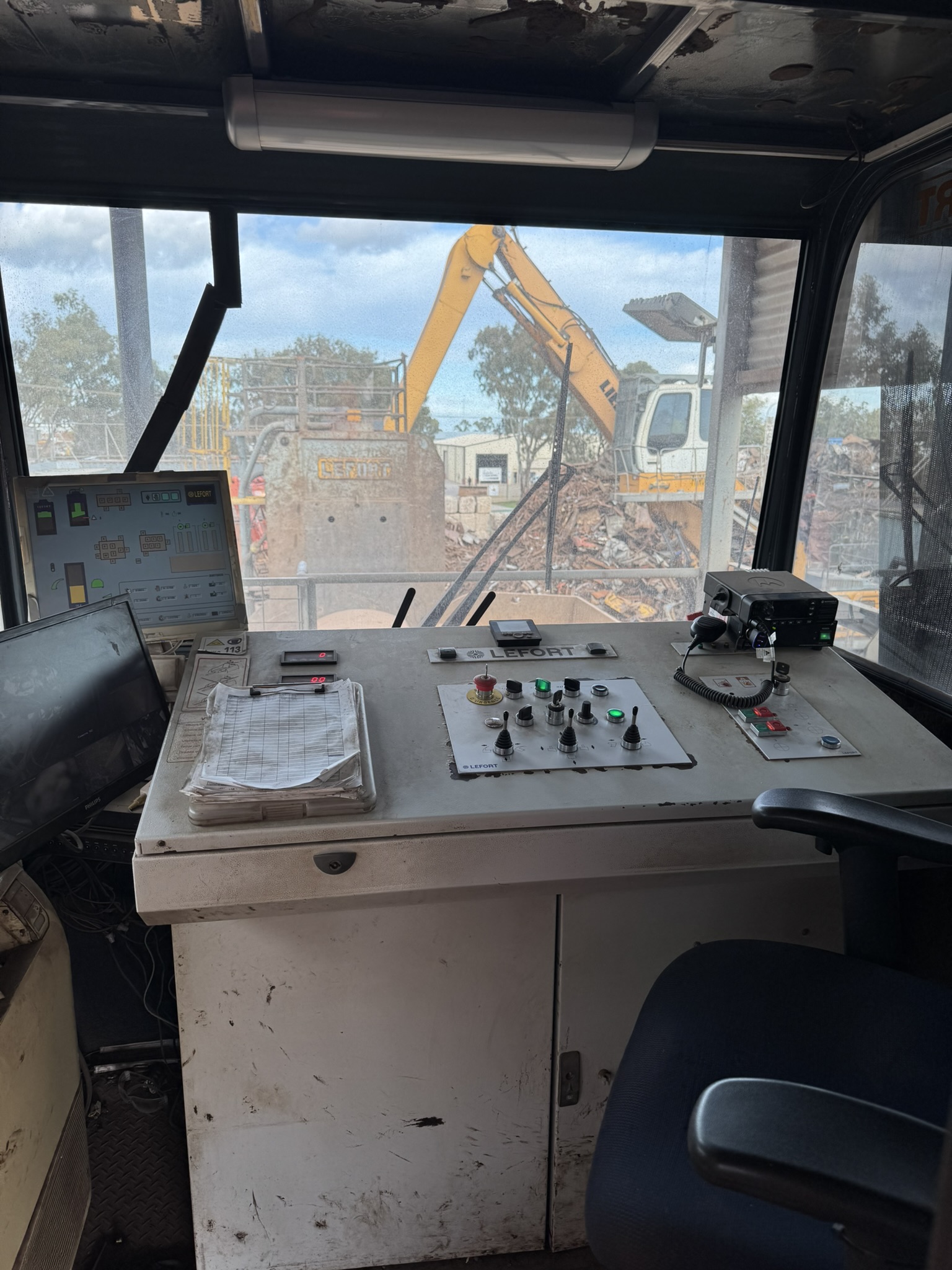 1000 ton Lefort Shear Baler