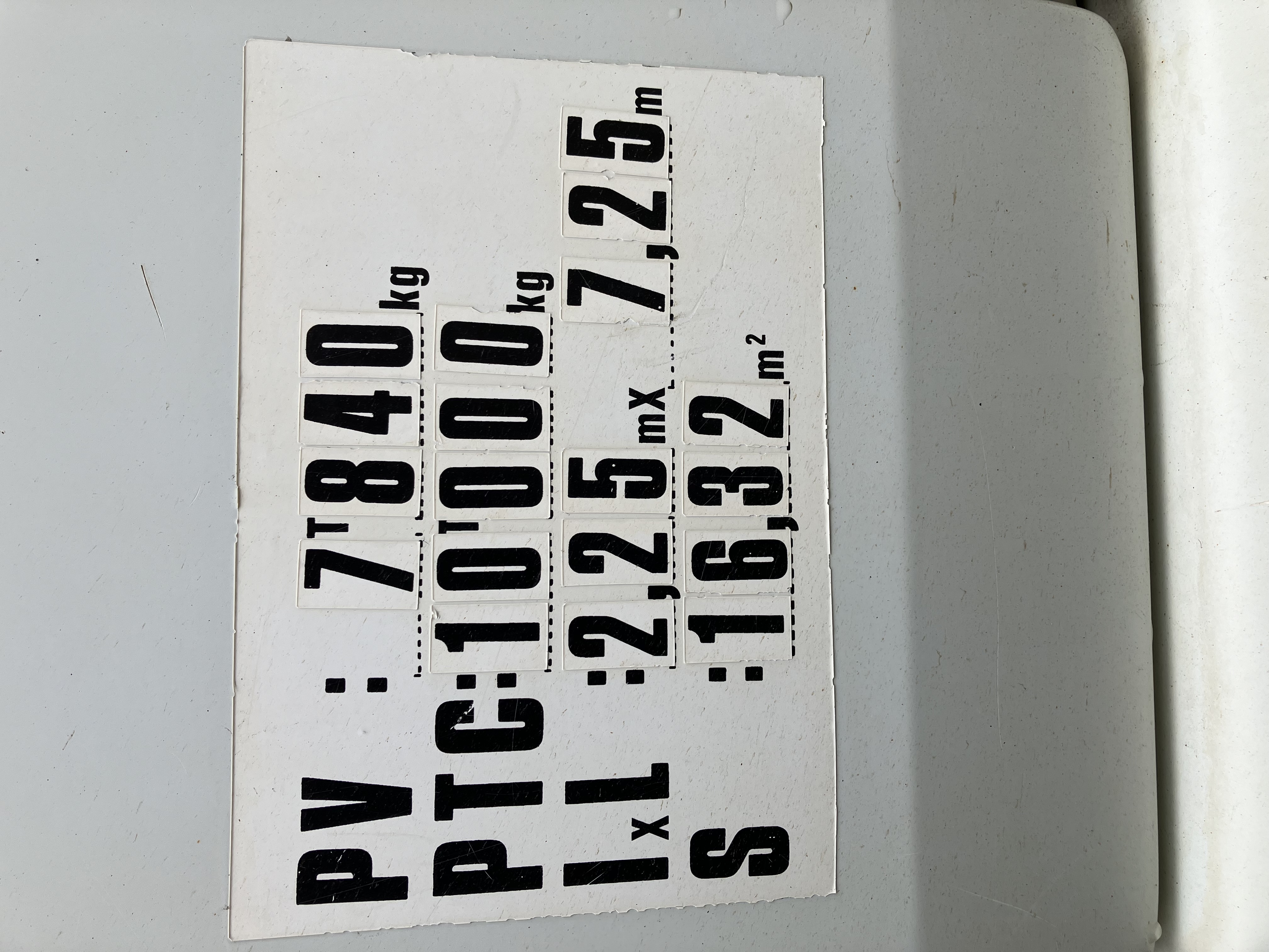 CAMION POUBELLE BOM MIDLUM 180-10T