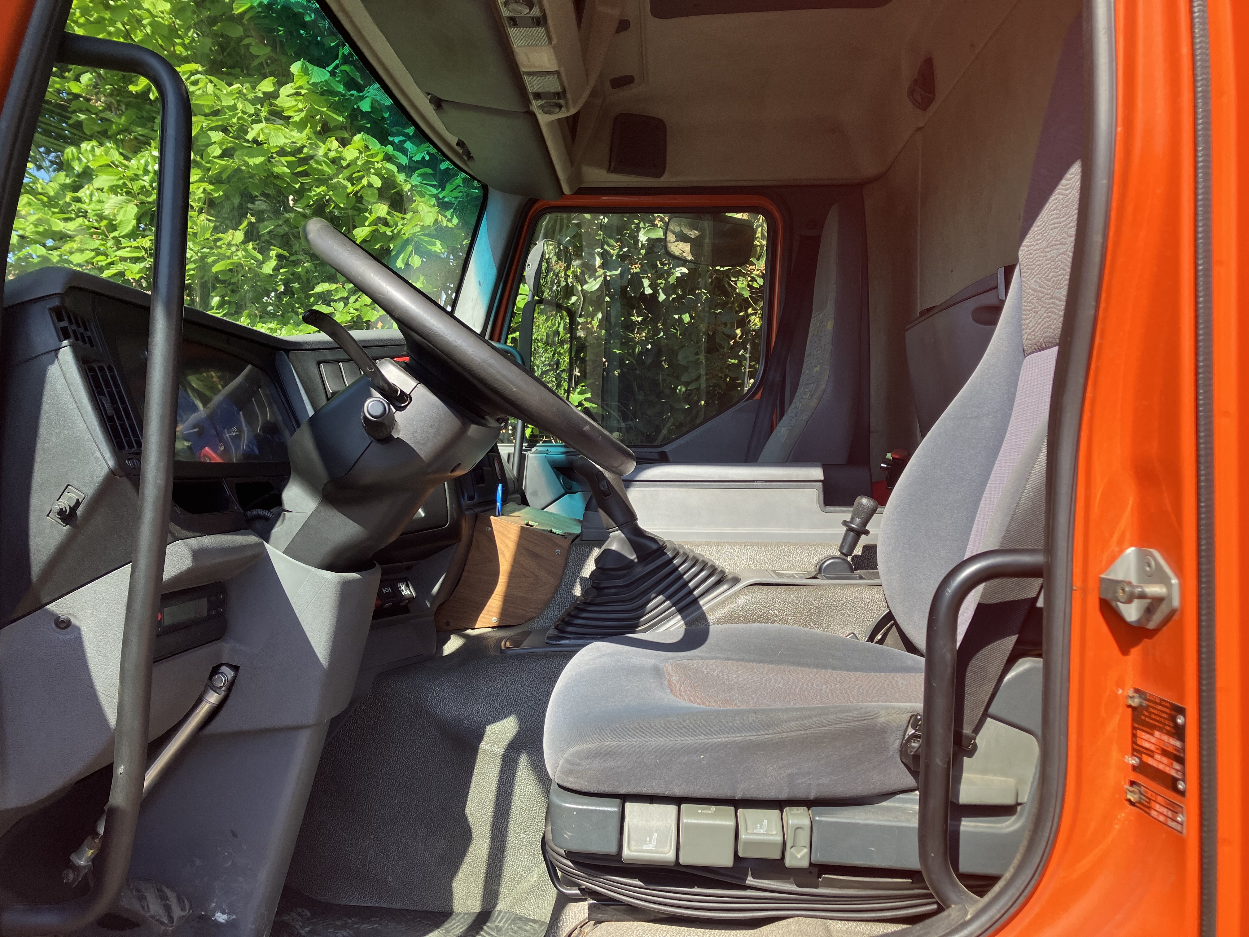 Camion citerne carburant 12000 litres Merceron 