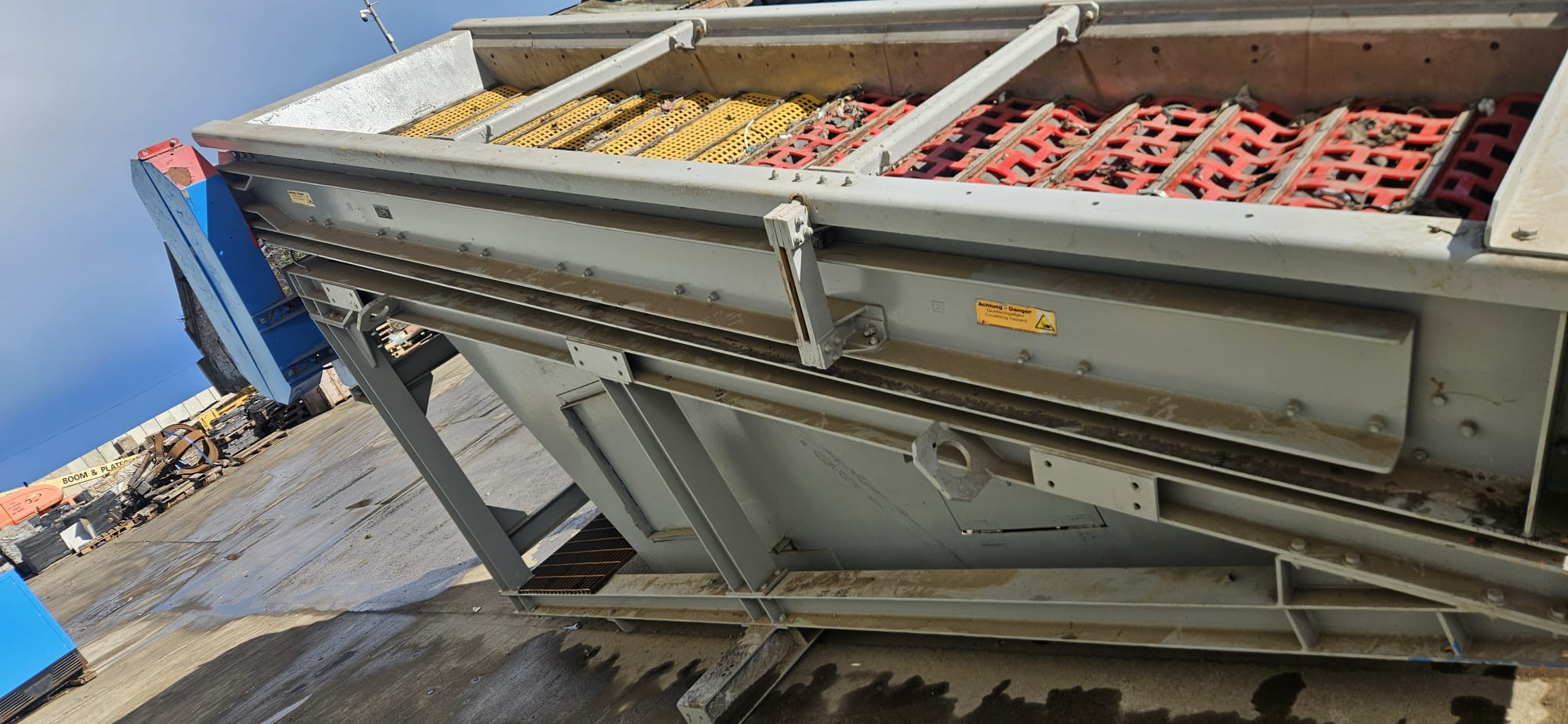 Screen Deck 