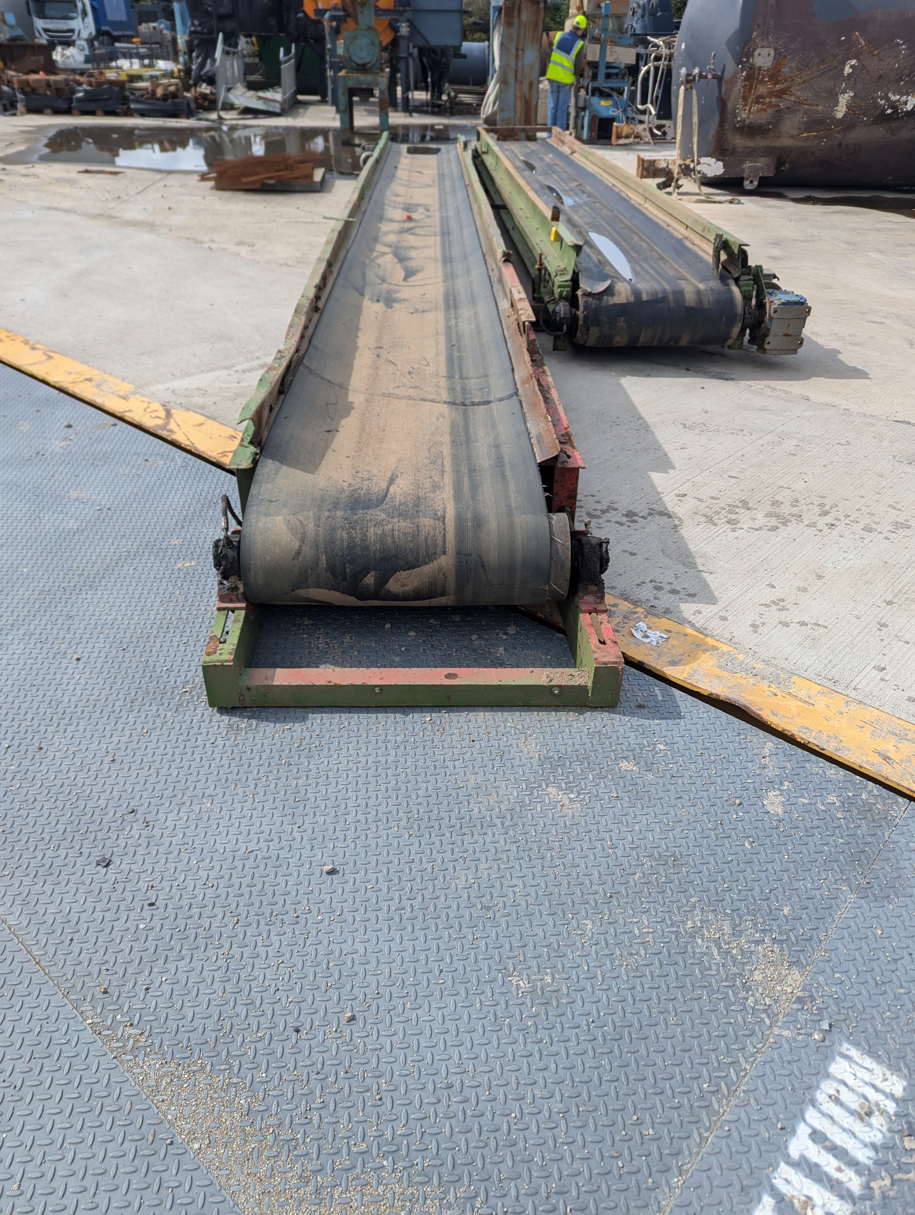 Conveyor belt 