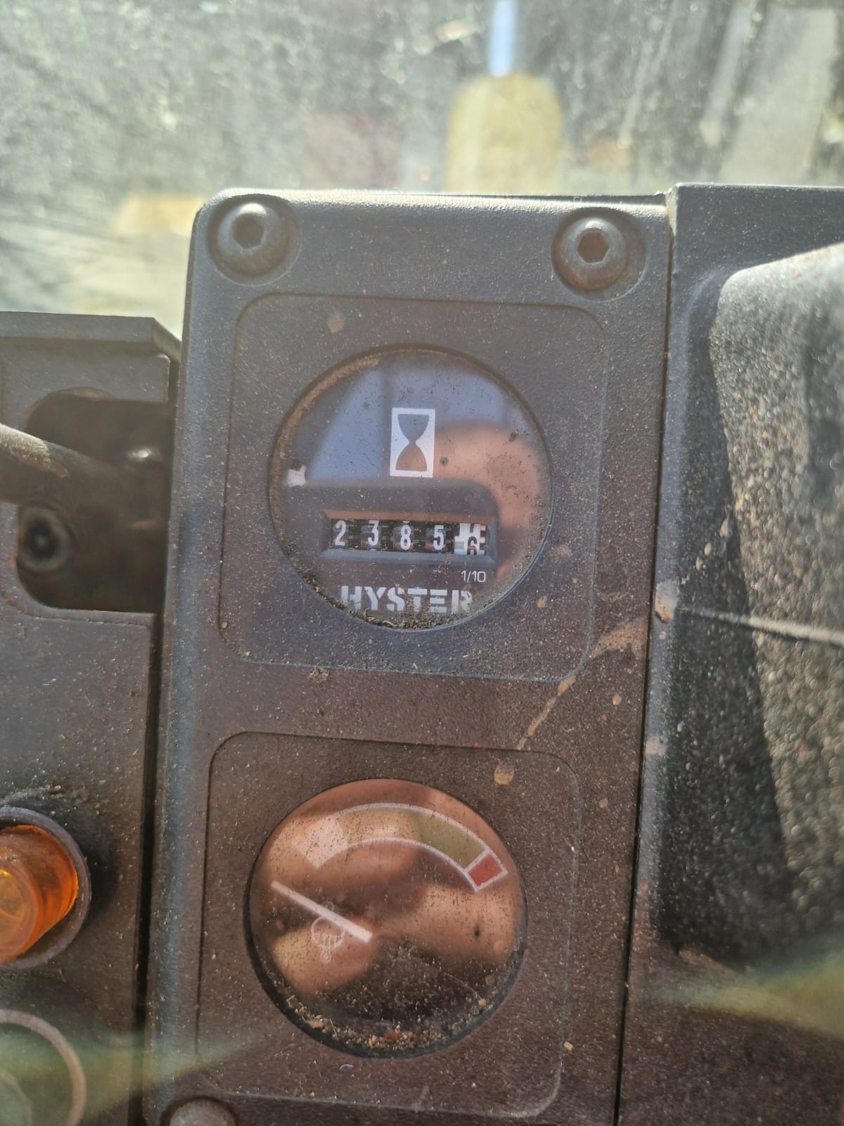 Heavy duty fork lift