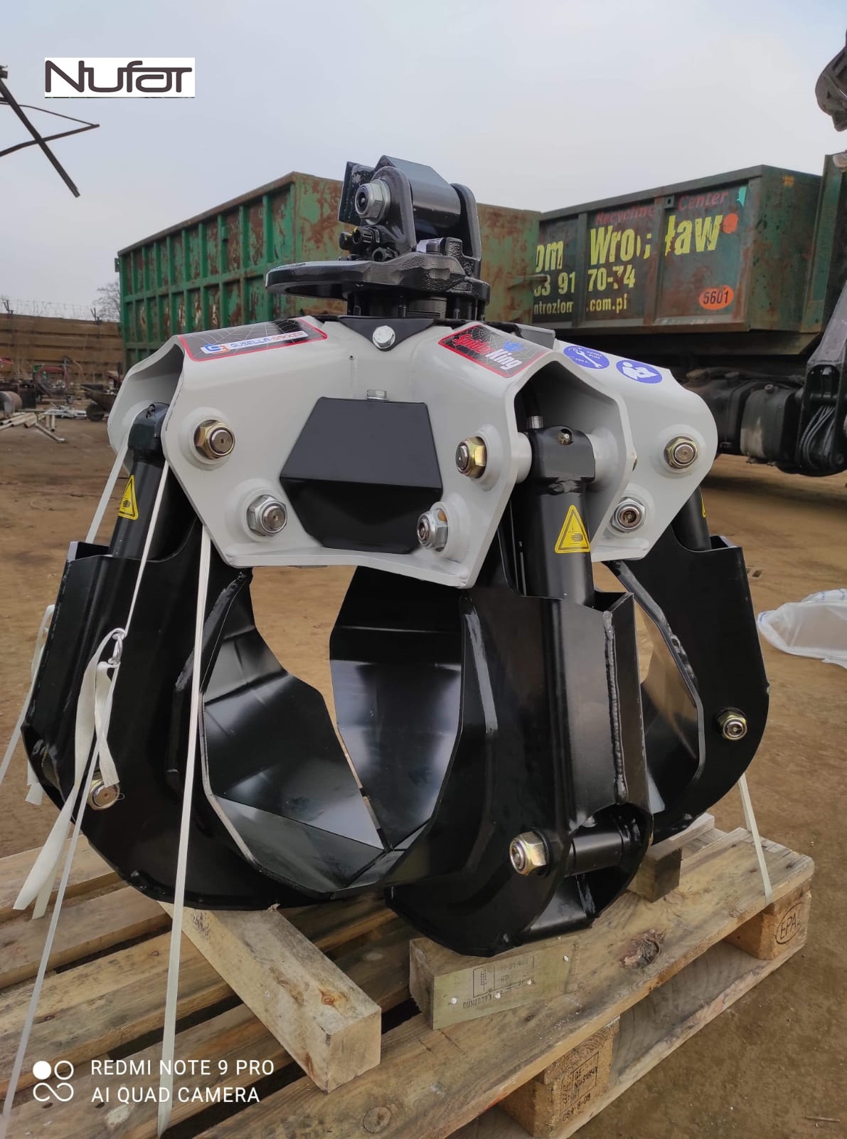 Scrap grab Gusella Bakker 