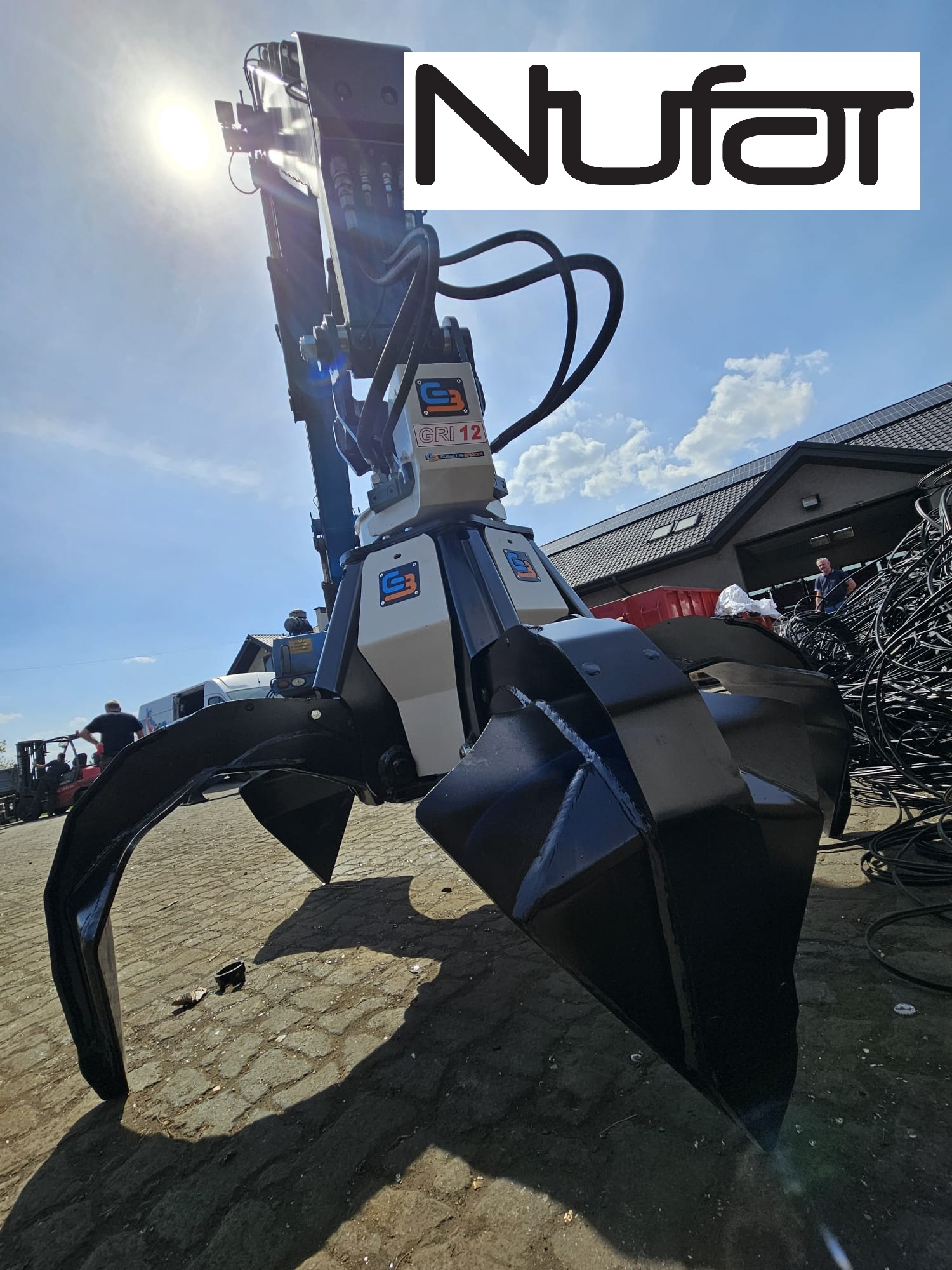 Scrap grab Gusella Bakker 