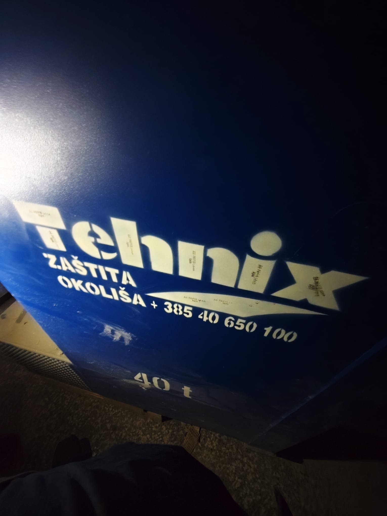 Tehnix 40t automatic paper press