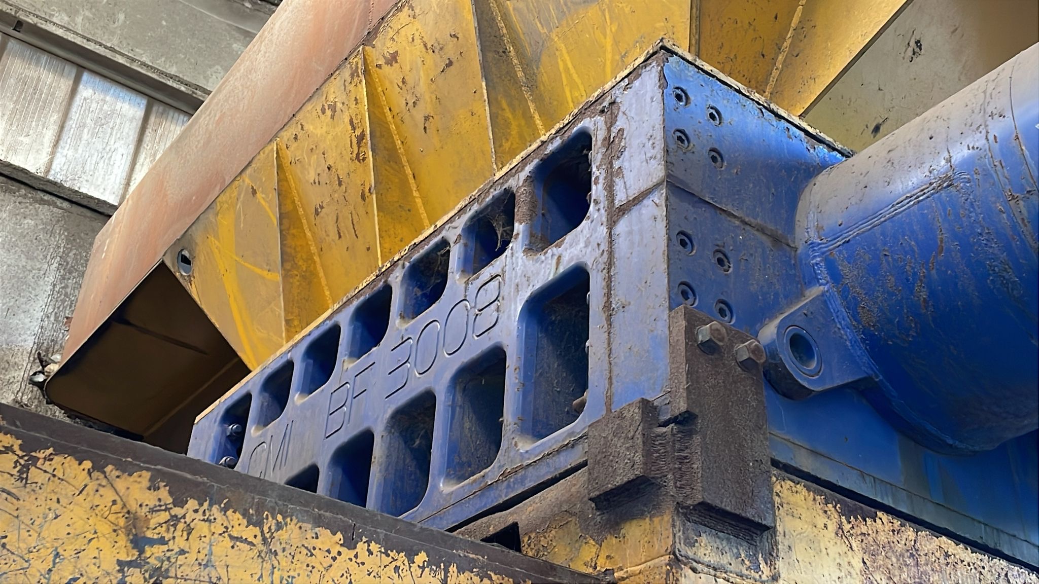 Shredder scrap metal