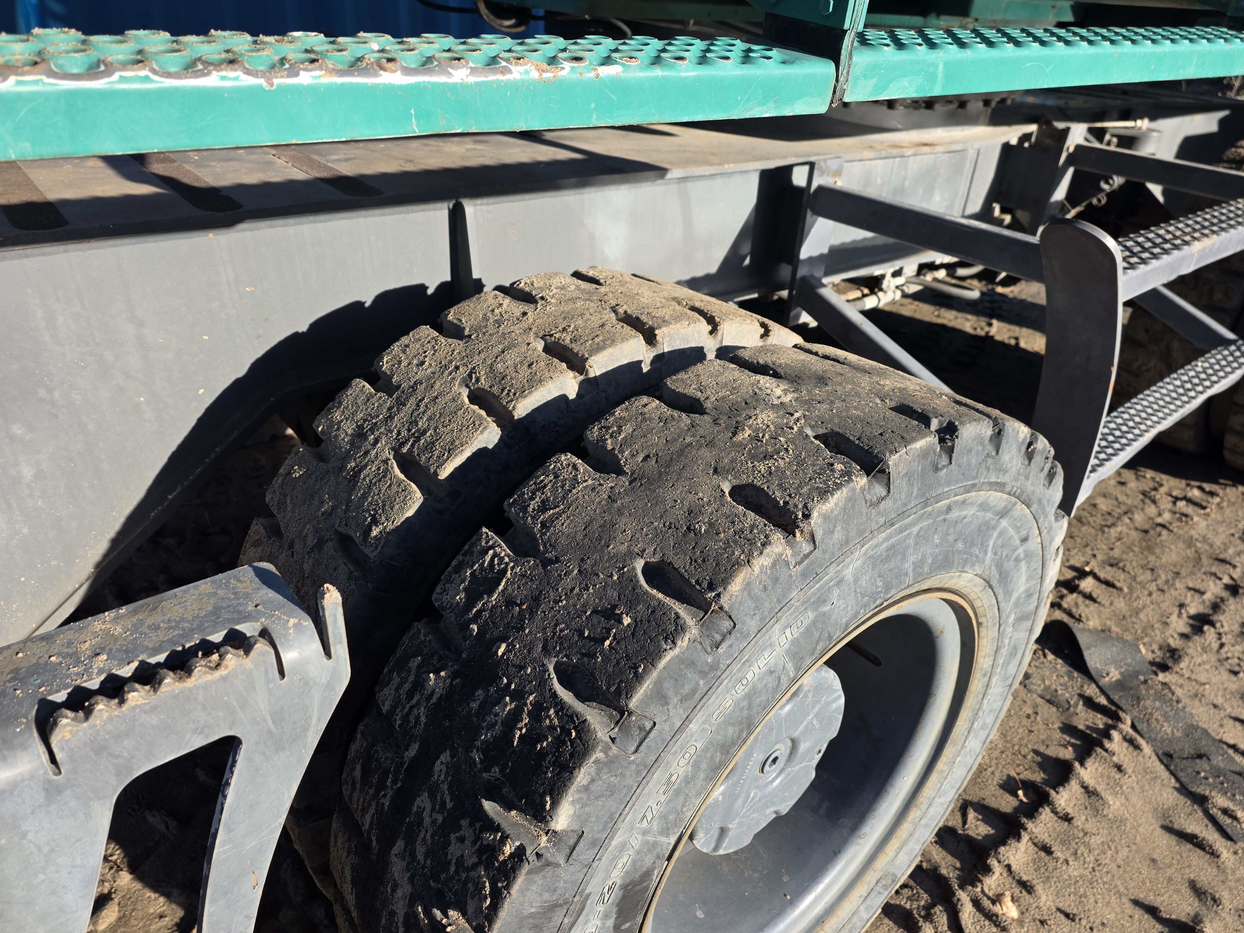 Atlas MH 250 scrap handler 